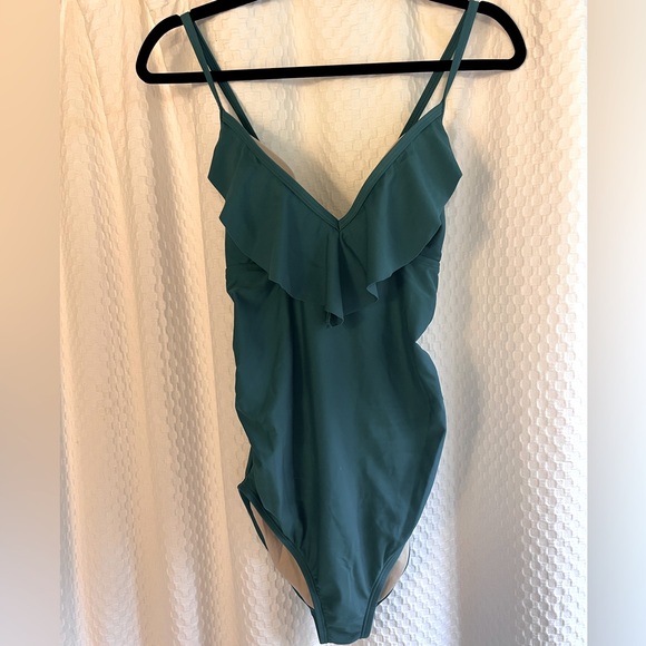 Isabel Maternity by Ingrid & Isabel Other - Flattering maternity swimsuit- size small